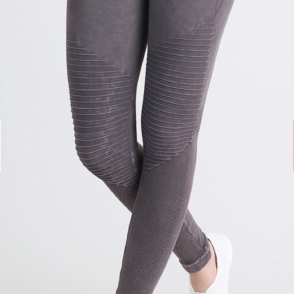 Nikibiki Moto Leggings In Vintage Shark Gray Color - Picture 4 of 8